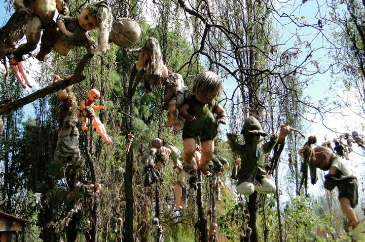 Lugares turísticos que dan miedo: La isla de las muñecas en México