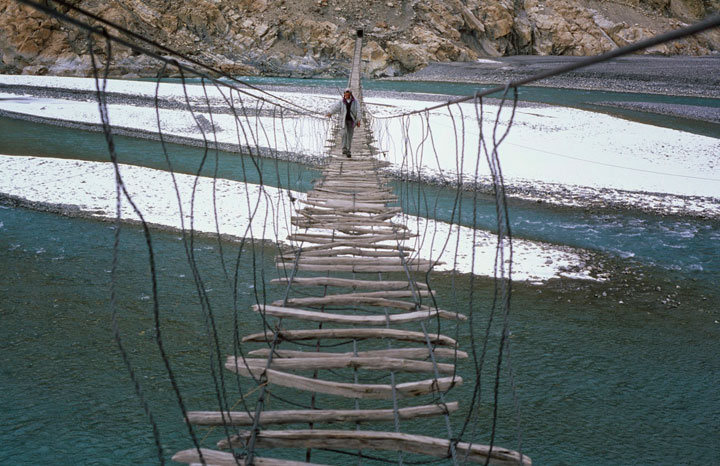 puente-hussaini-destino-turistico-acojonante